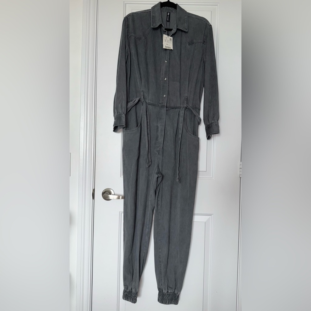 NWT Zara Grey Jumpsuit buttoned with waist tie and elastic hems, Small - Picture 9 of 14